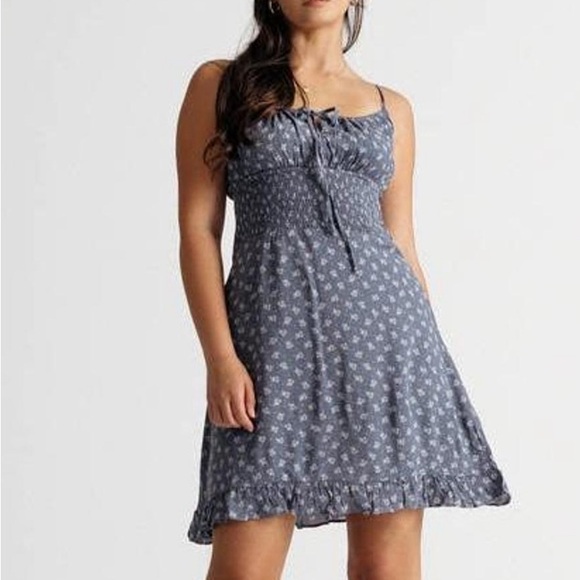 Dress Forum Blue Floral SunDress - Picture 1 of 4